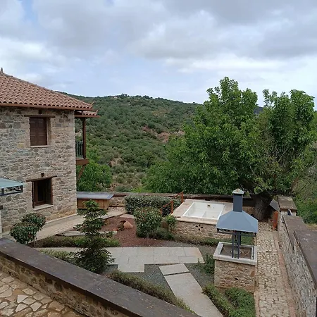 Madeleine Villa Ástros
